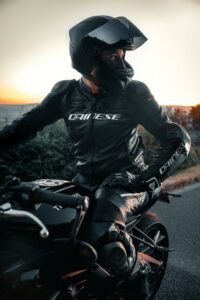 Best Motorcycle Helmets For Glasses Wearers – 2021 Guide - Speedy Moto
